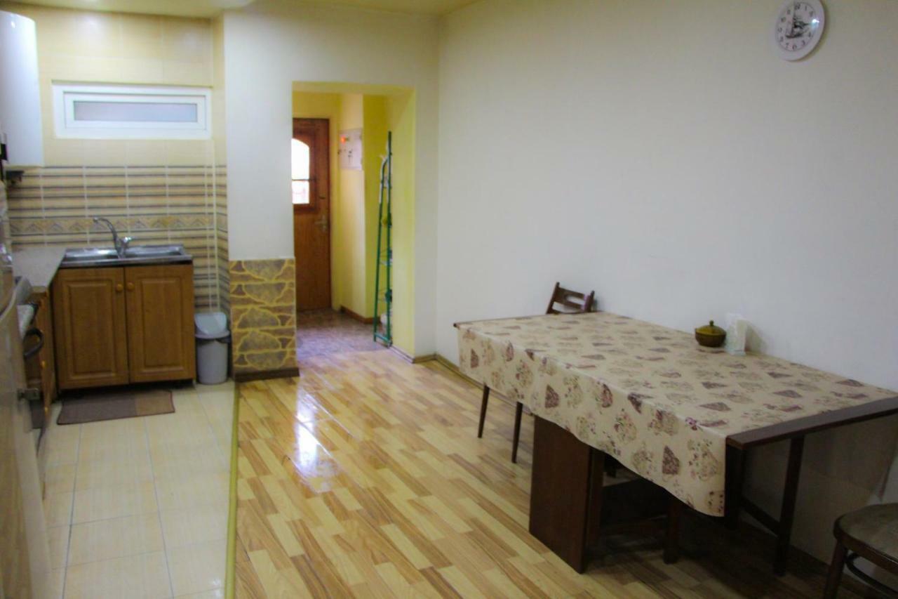 Guest House Calipso Baky Esterno foto