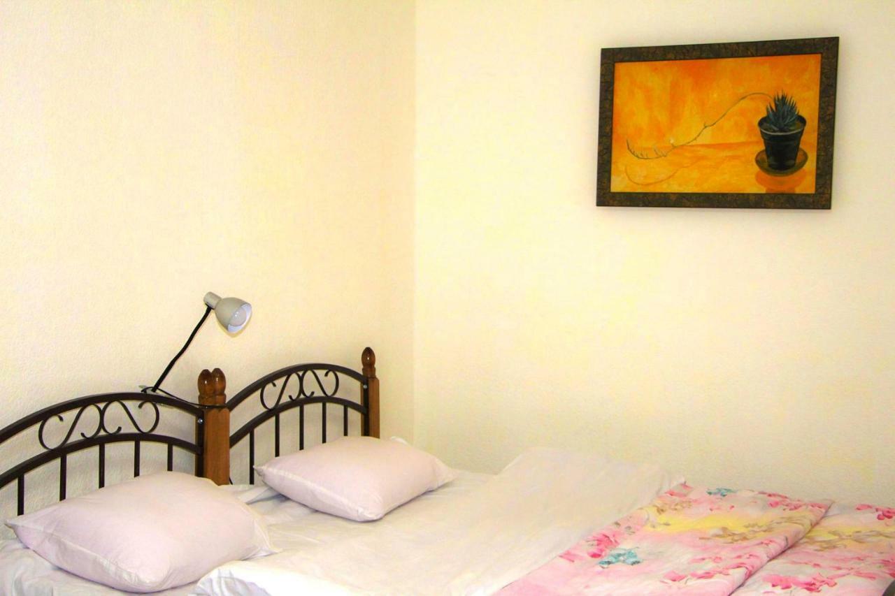 Guest House Calipso Baky Esterno foto