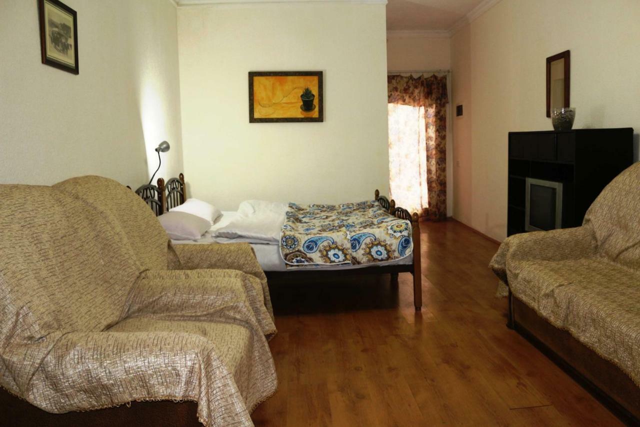 Guest House Calipso Baky Esterno foto